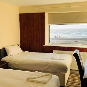 Standard Twin Room Sea View